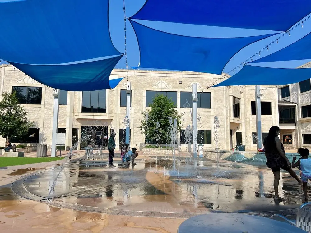 Prete Plaza (Main Street Fountain)